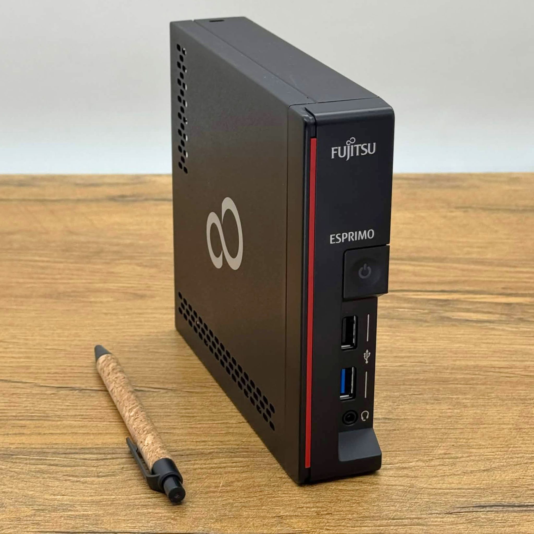 Poleasingowy Komputer Fujitsu Esprimo G558 i3-8100T 8GB RAM 256GB