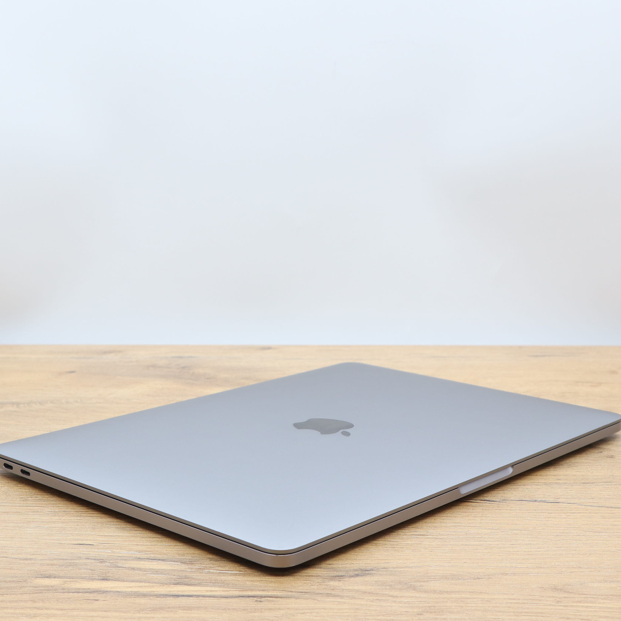 Poleasingowy Laptop Apple Macbook Pro A1708 i5-7360U 8GB RAM 128GB