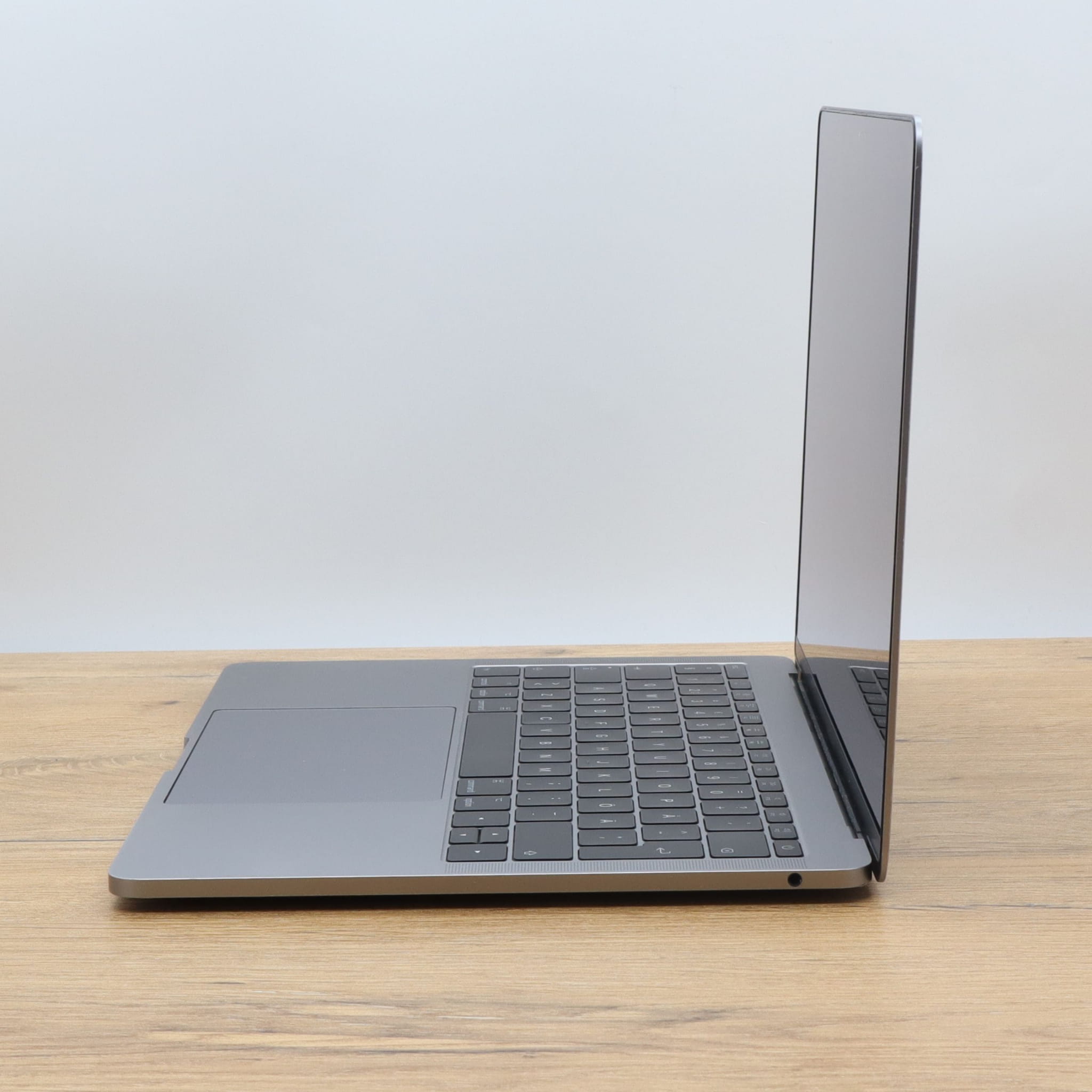 Poleasingowy Laptop Apple Macbook Pro 2017 A1708 i5-7360U 8GB RAM 