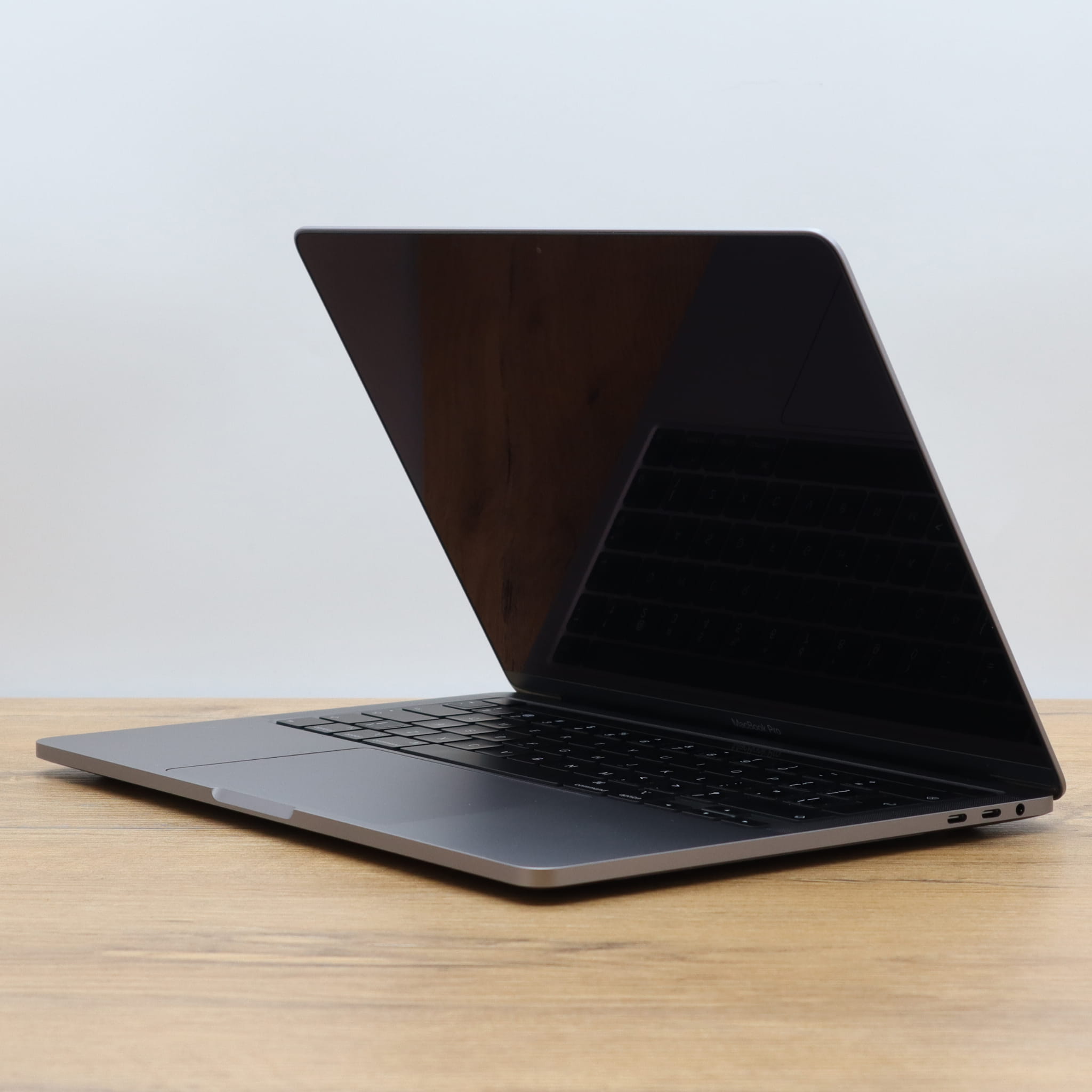 Poleasingowy Laptop Apple MacBook Pro 13 2020 A2251 i5-1038NG7